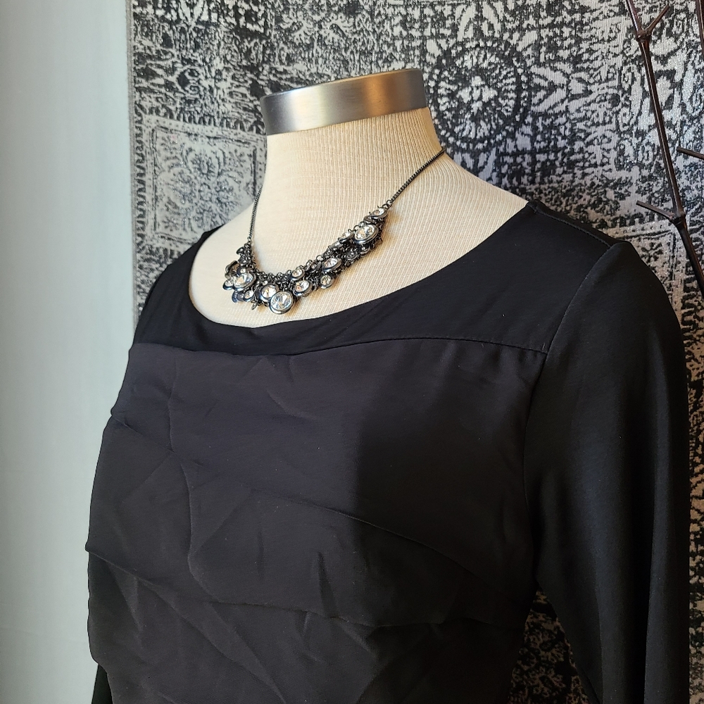 WHBM...BEAUTIFUL DRESS - Picture 2 of 6